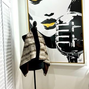 Karen Kane Cream and Brown Faux-Fur Vest, Size M